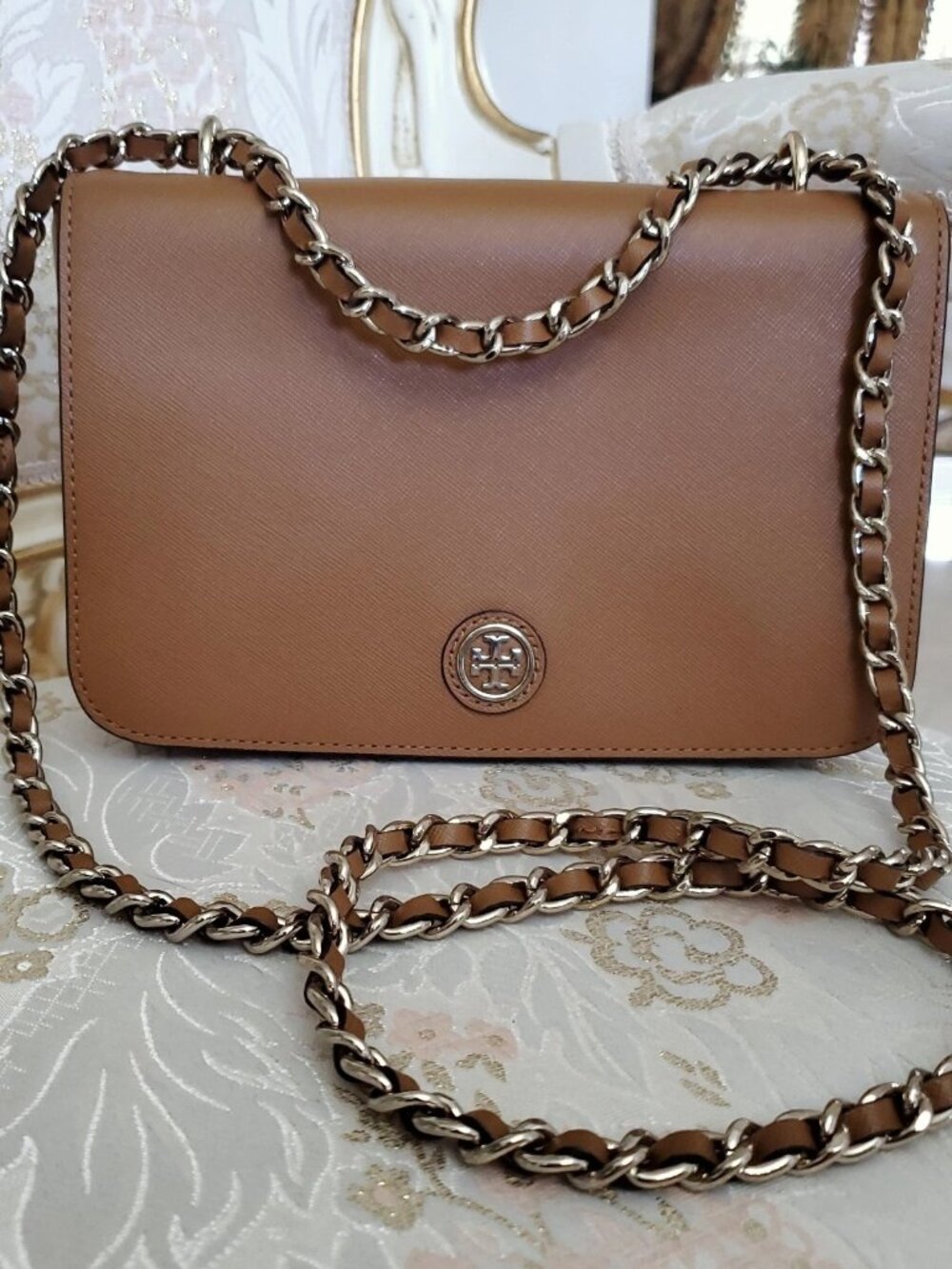 Tory Burch Robinson Tan Saffiano Leather Logo Shoulder Bag Chain Crossbody